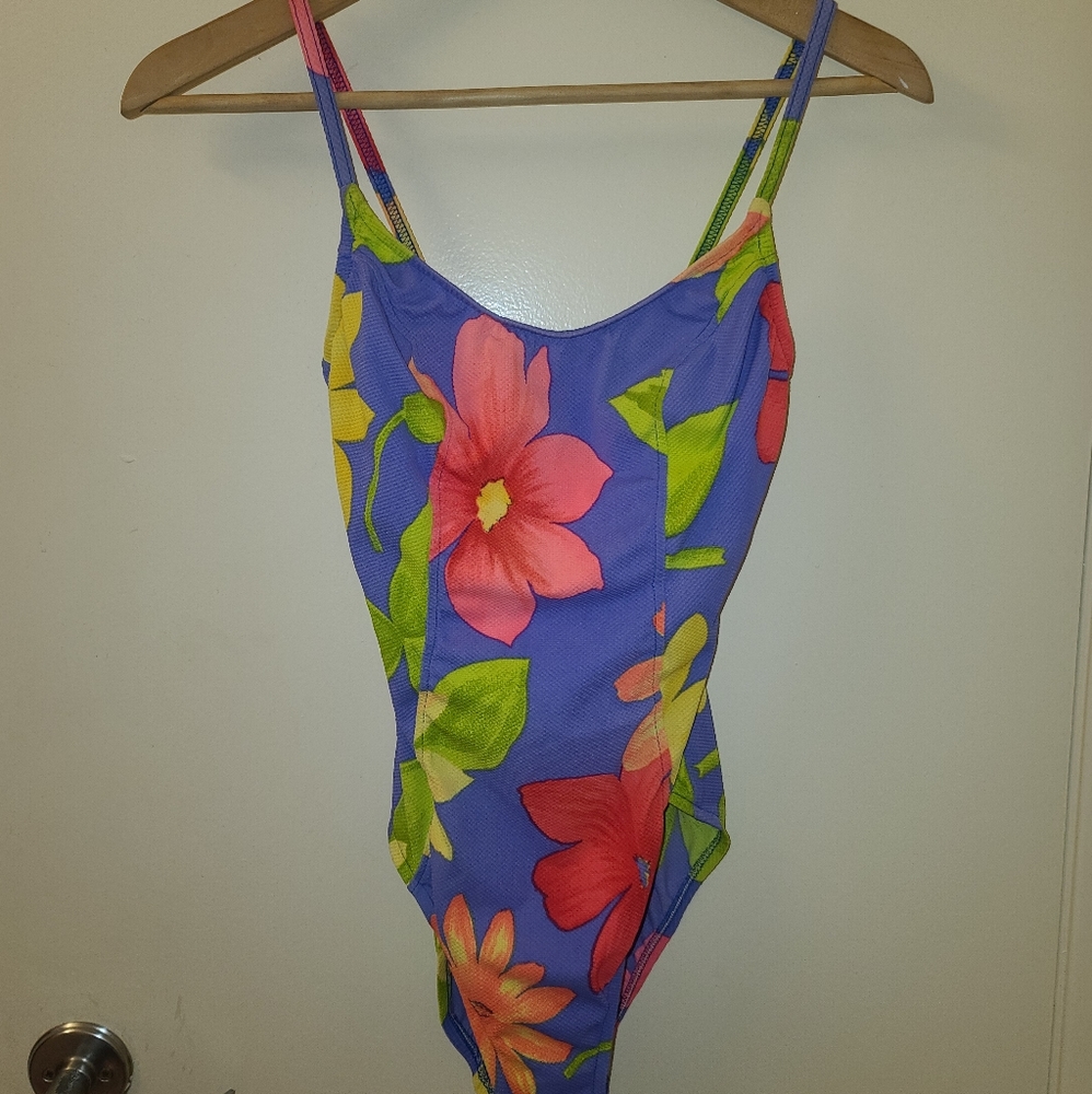 Girls swimsuit DM05